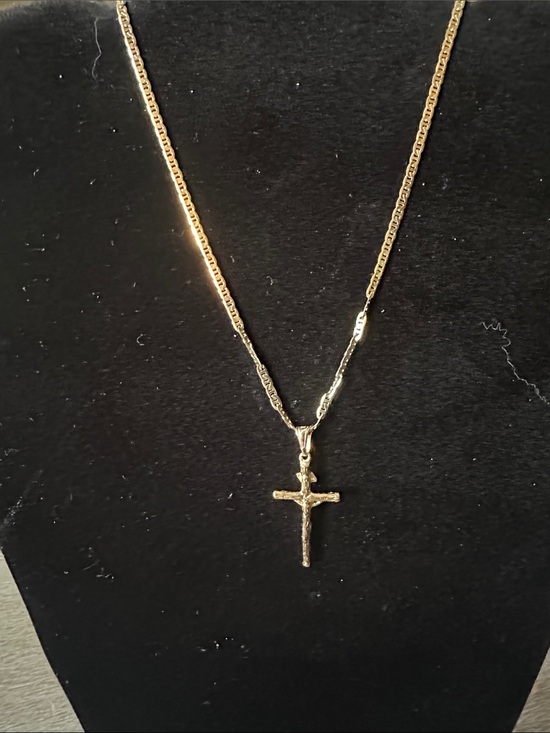 Jewelry - 18kt gold filled Gold Crucifix Pendant Necklace -